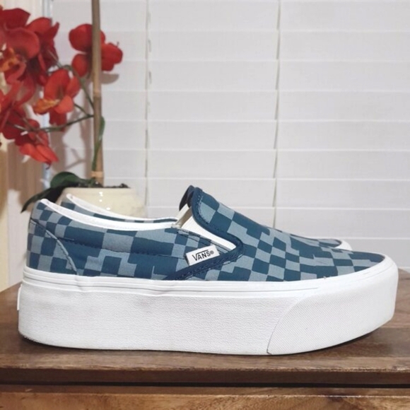 Vans Shoes - SOLD🔶️🔶️🔶️🔶️unisex Vans stacked blue checkerboard slip on shoes M(8.5) W(10)